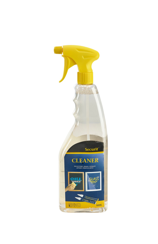 Cleaner In Spray Bottle 1000Ml